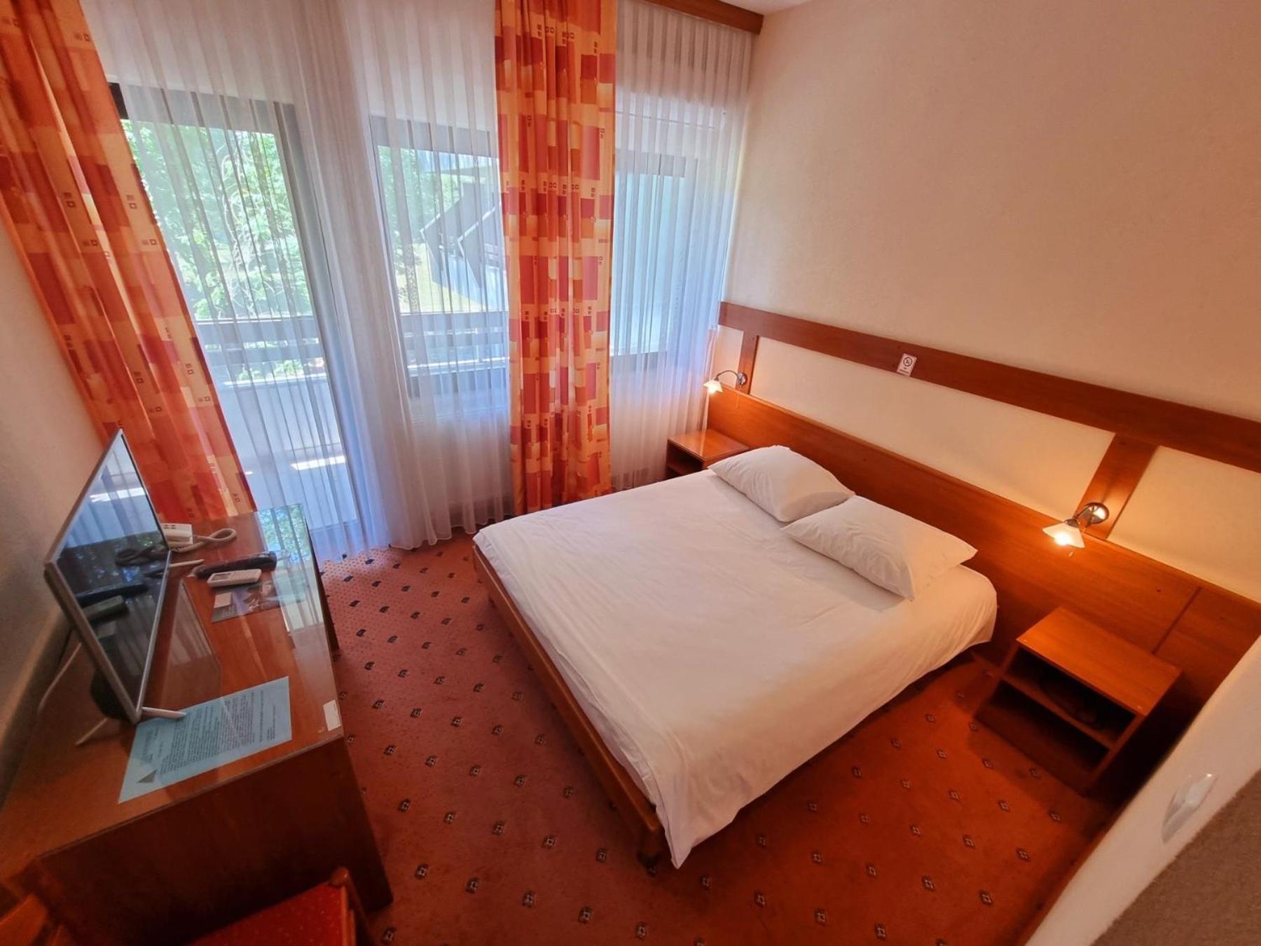 Hotel Ada Bihac Bagian luar foto