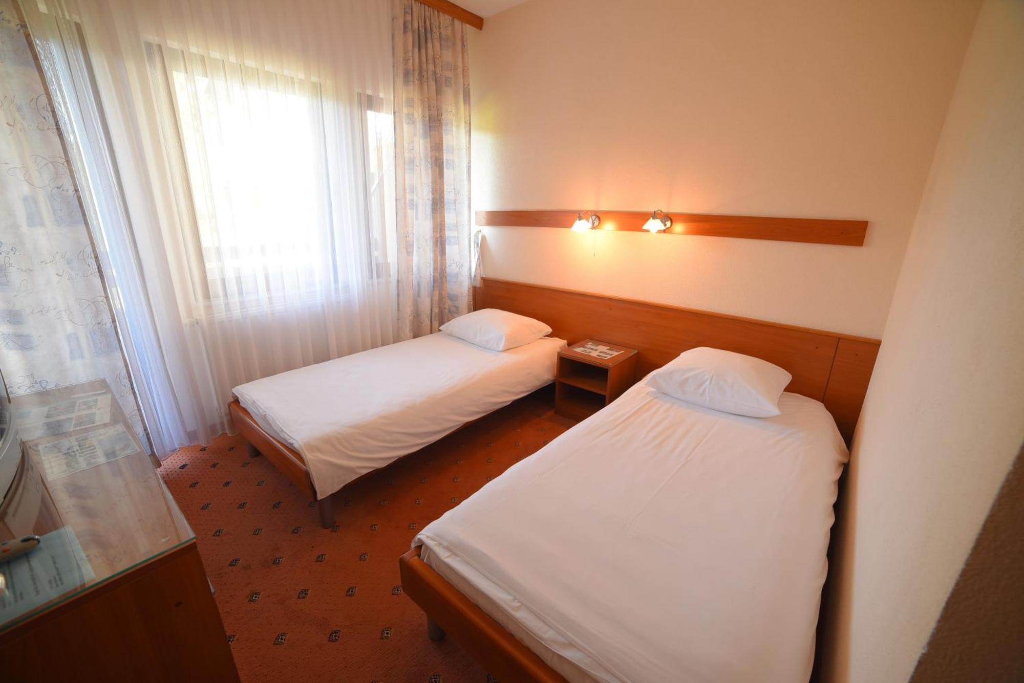 Hotel Ada Bihac Bagian luar foto
