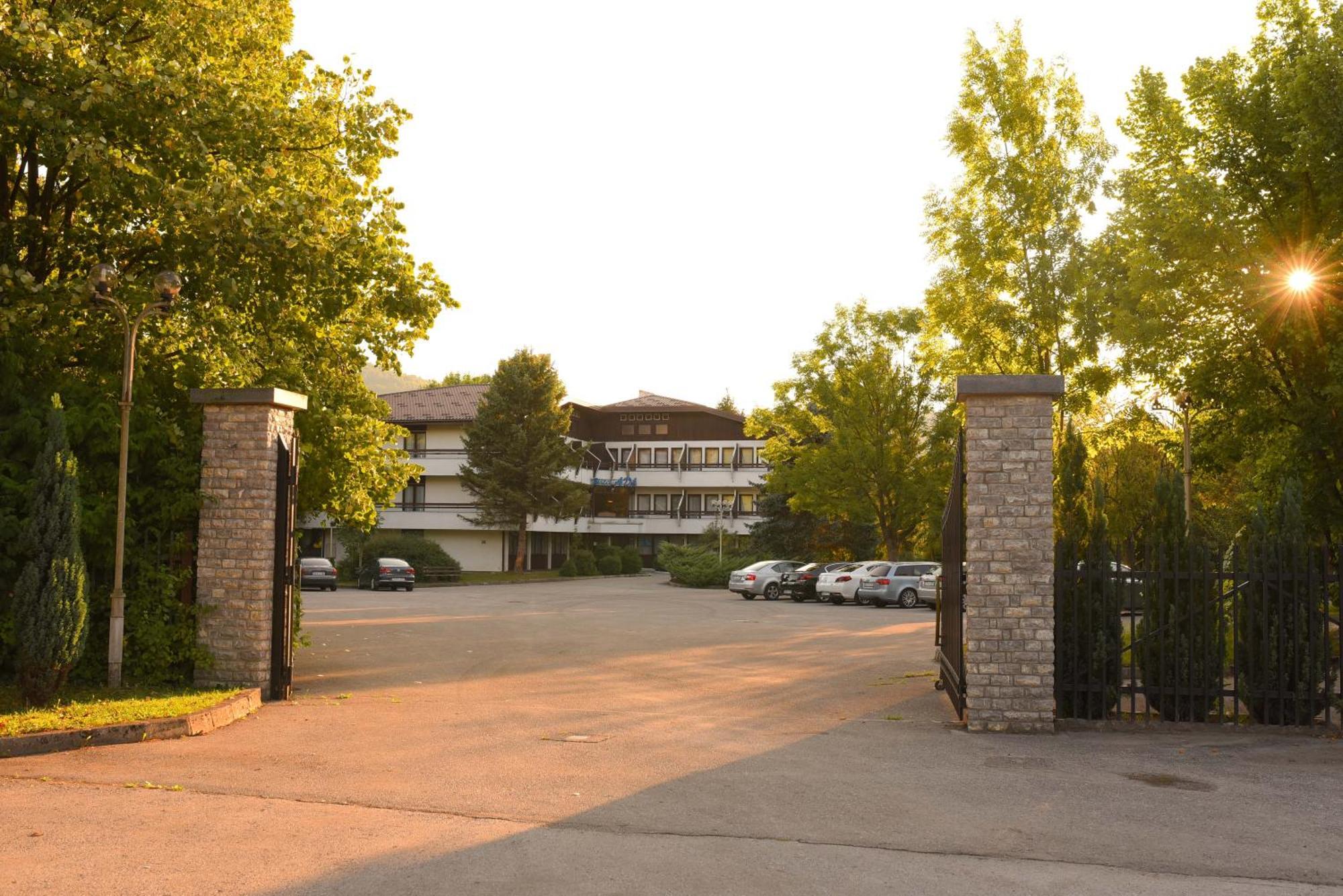 Hotel Ada Bihac Bagian luar foto