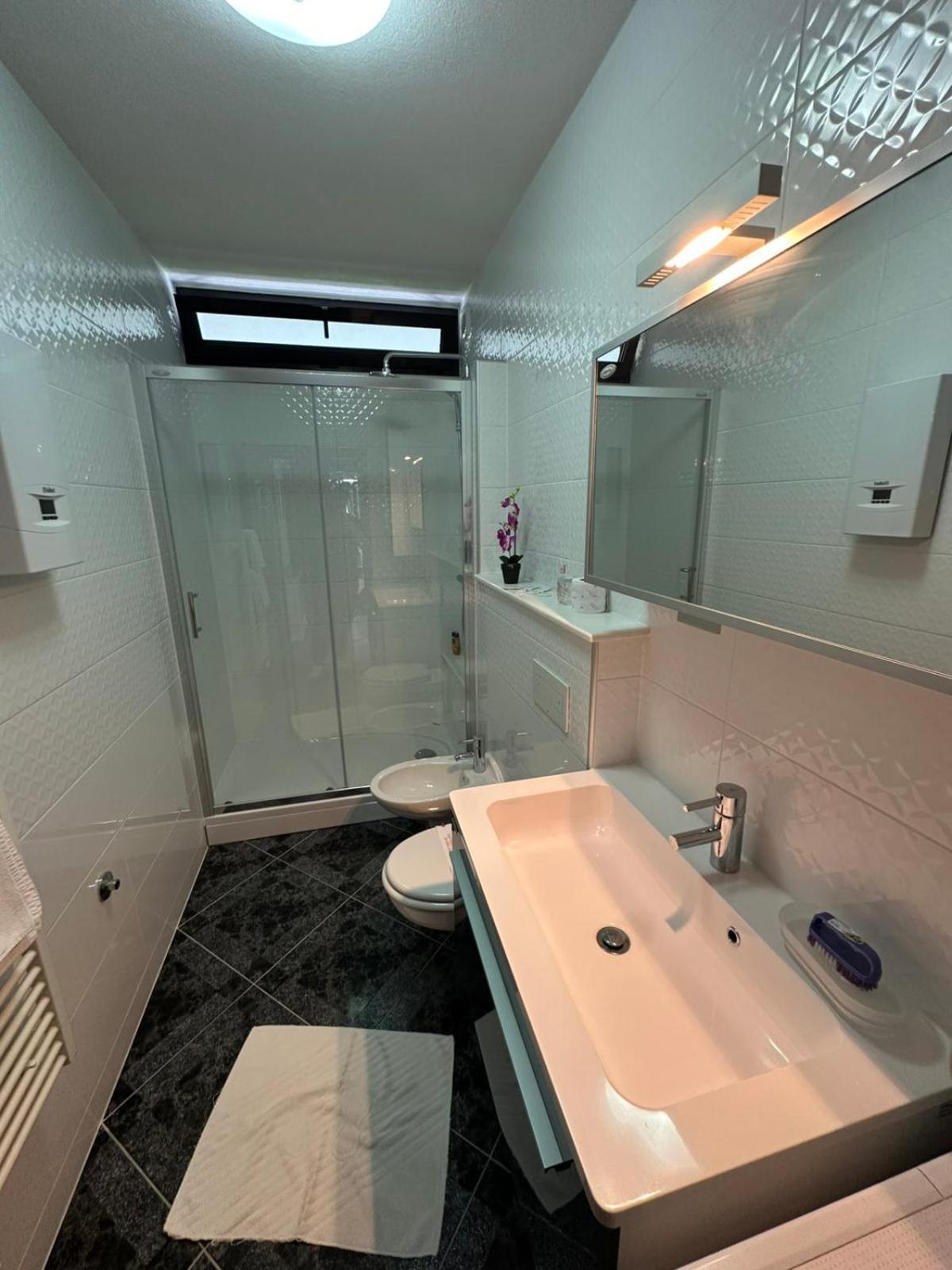 Hotel Ada Bihac Bagian luar foto